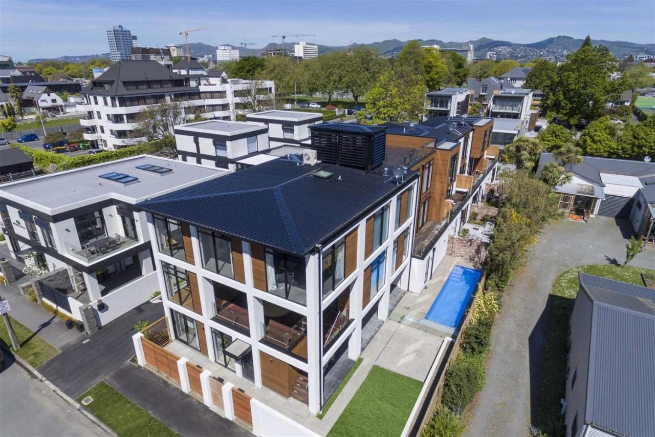 Architectural Urban Diamond Villa Christchurch Exterior photo